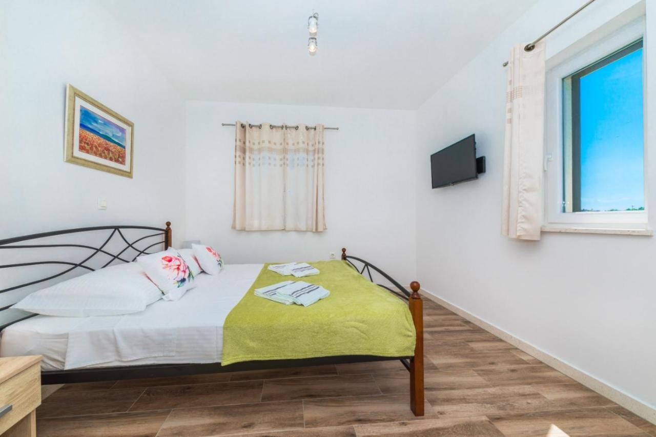 Apartment Nina Stobreč Eksteriør bilde